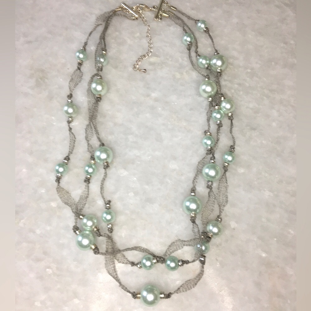 Light blue pearl 3 strand mesh knot handmade necklace 💐